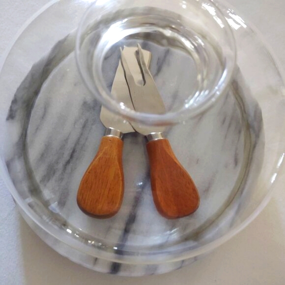 Authentic 🍽️MARBLE & Cloche•Dome Display~ - Picture 6 of 9
